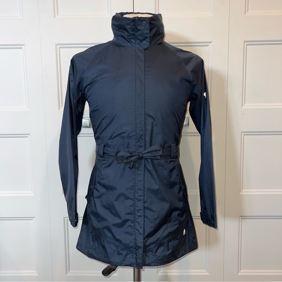Mountain Hardware 3/4 rain jacket in super condition!!!! - Picture 2 of 15